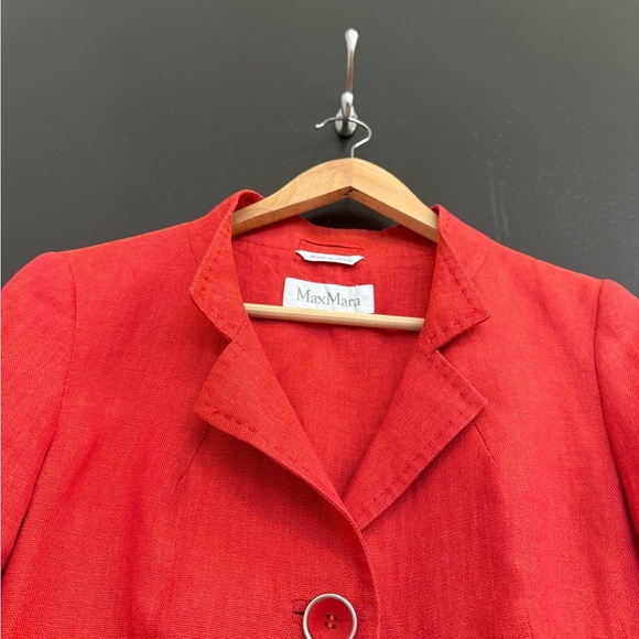 MaxMara sz. 8 vintage linen orange/red
Blazer Classic great vintage condition - Picture 7 of 15